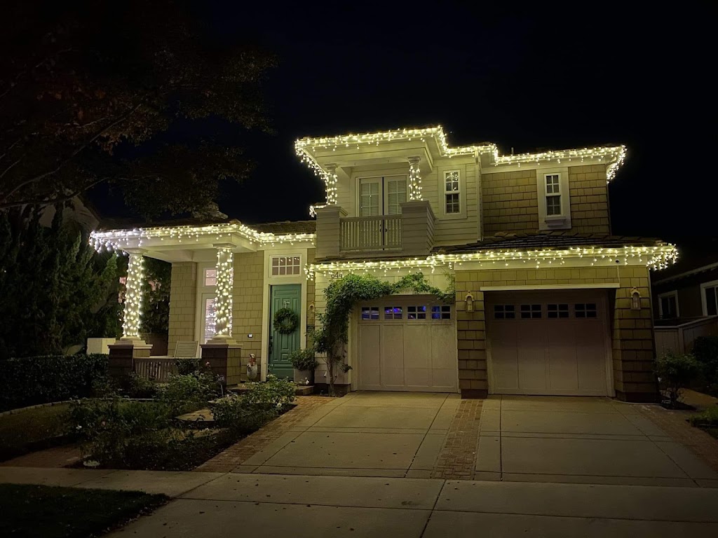 Holiday Light Hanging | 1202 N Pacific St, Oceanside, CA 92054, USA | Phone: (760) 575-1205