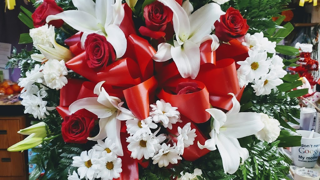 Davany Flowers & Pinatas | 522 Cupples Rd, San Antonio, TX 78237, USA | Phone: (210) 431-8933
