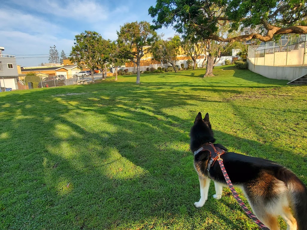 Edith Rodaway Friendship Park | 350 Prospect Ave, Hermosa Beach, CA 90254, USA | Phone: (310) 318-0239