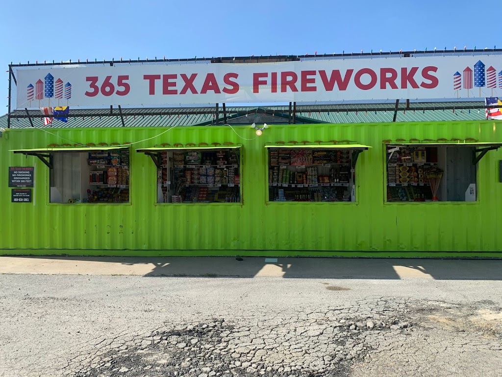 365 Texas Fireworks | 6684 TX-276, Royse City, TX 75189, USA | Phone: (469) 930-3961