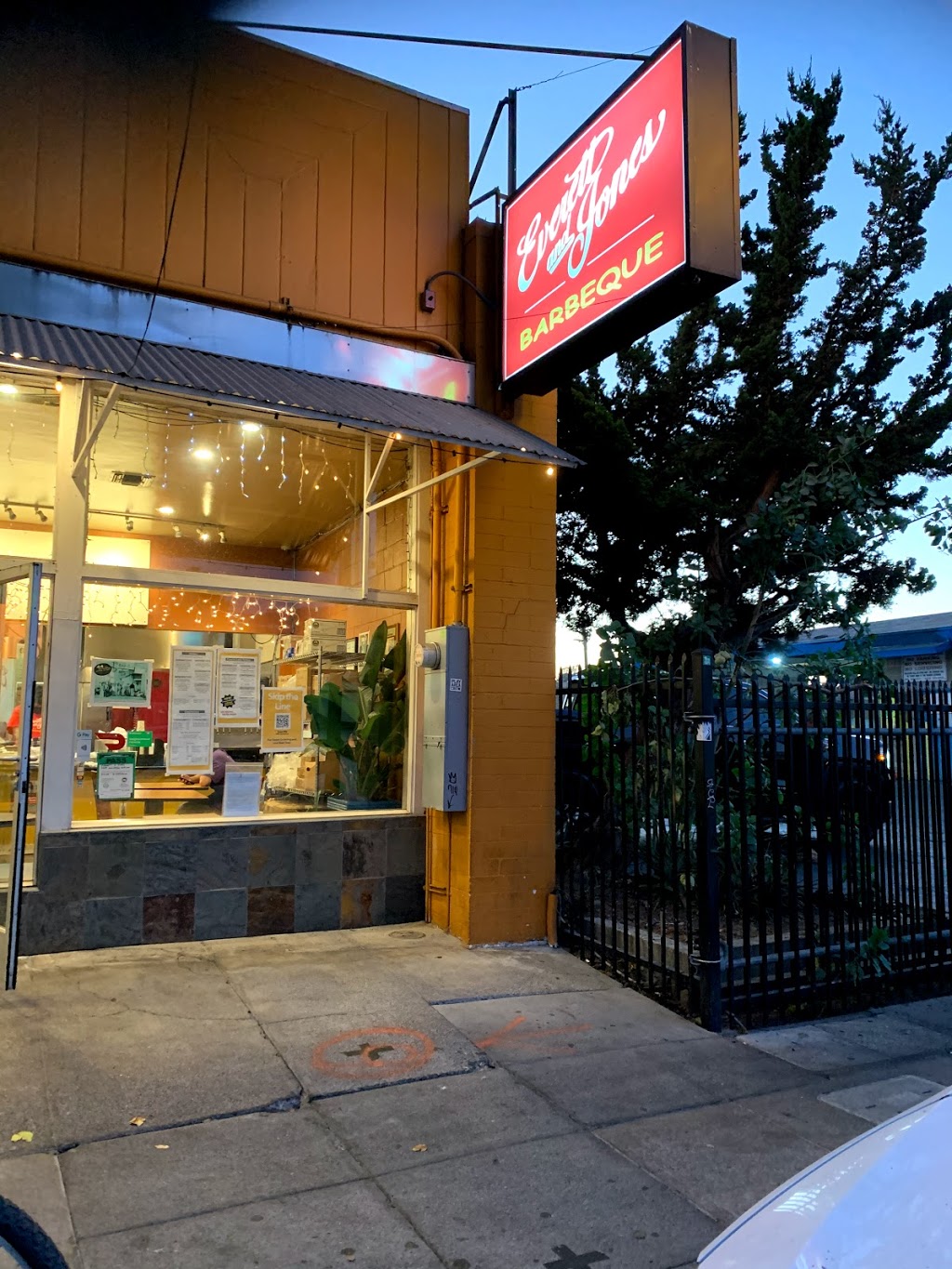 Everett & Jones BBQ | 4245 MacArthur Blvd, Oakland, CA 94619, USA | Phone: (510) 698-4340