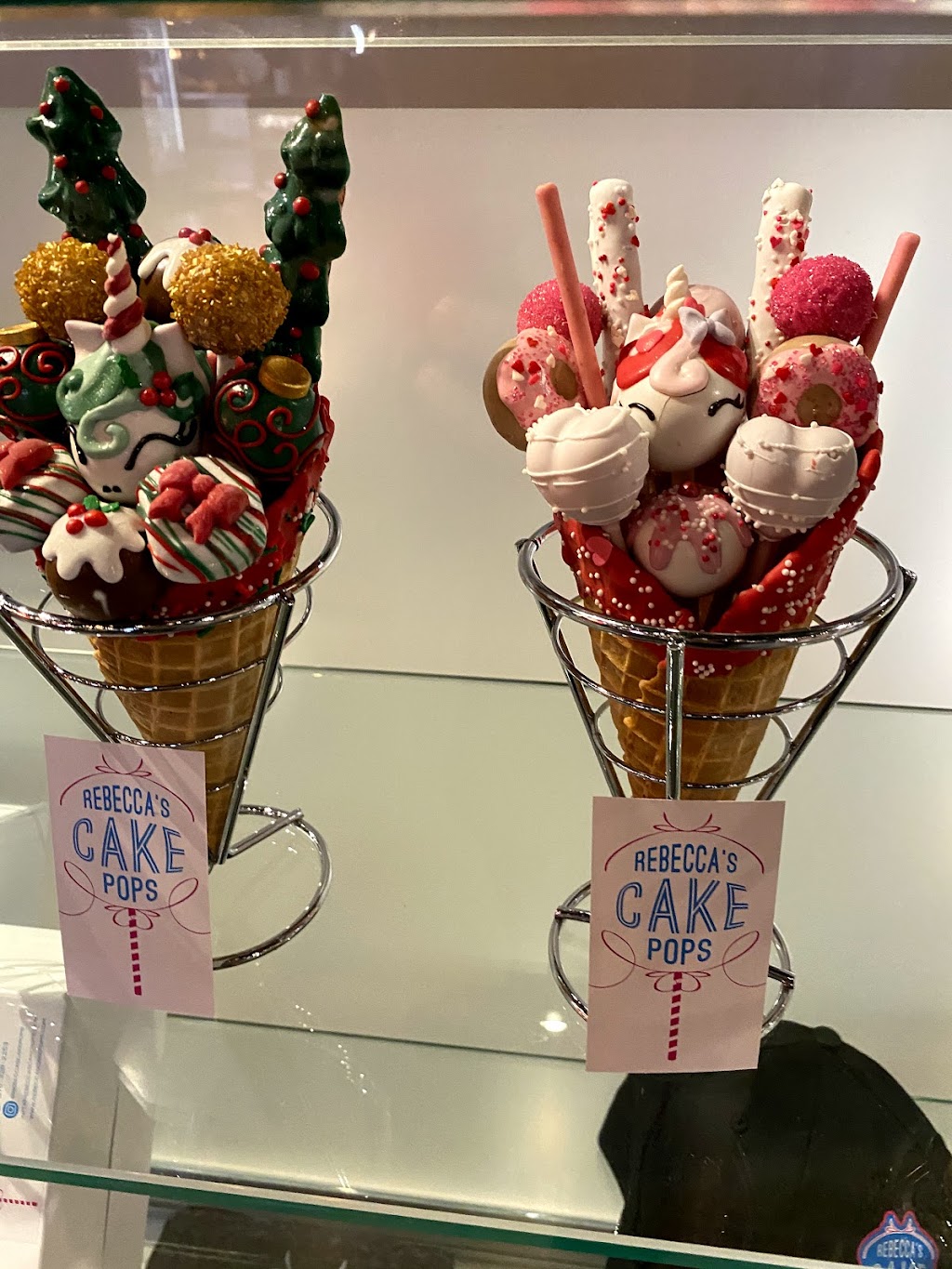 Rebeccas cake pops | 115 Delancey St, New York, NY 10002, USA | Phone: (516) 328-2253