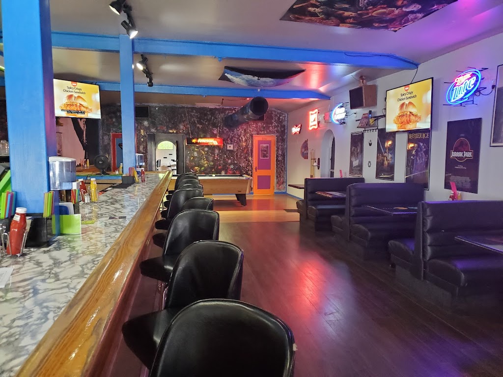 Retro Inc Bar n Grille | 377 Main St, Wadsworth, OH 44281, USA | Phone: (234) 217-8000