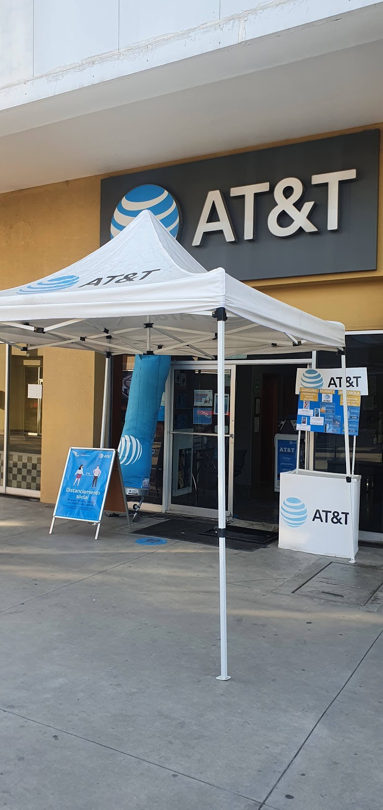 AT&T PLAZA PAJARITA | B.C, Blvd. el Rosario 7002-INT 27, Lomas Del Mar, 22564 Tijuana, B.C., Mexico | Phone: 664 339 3931