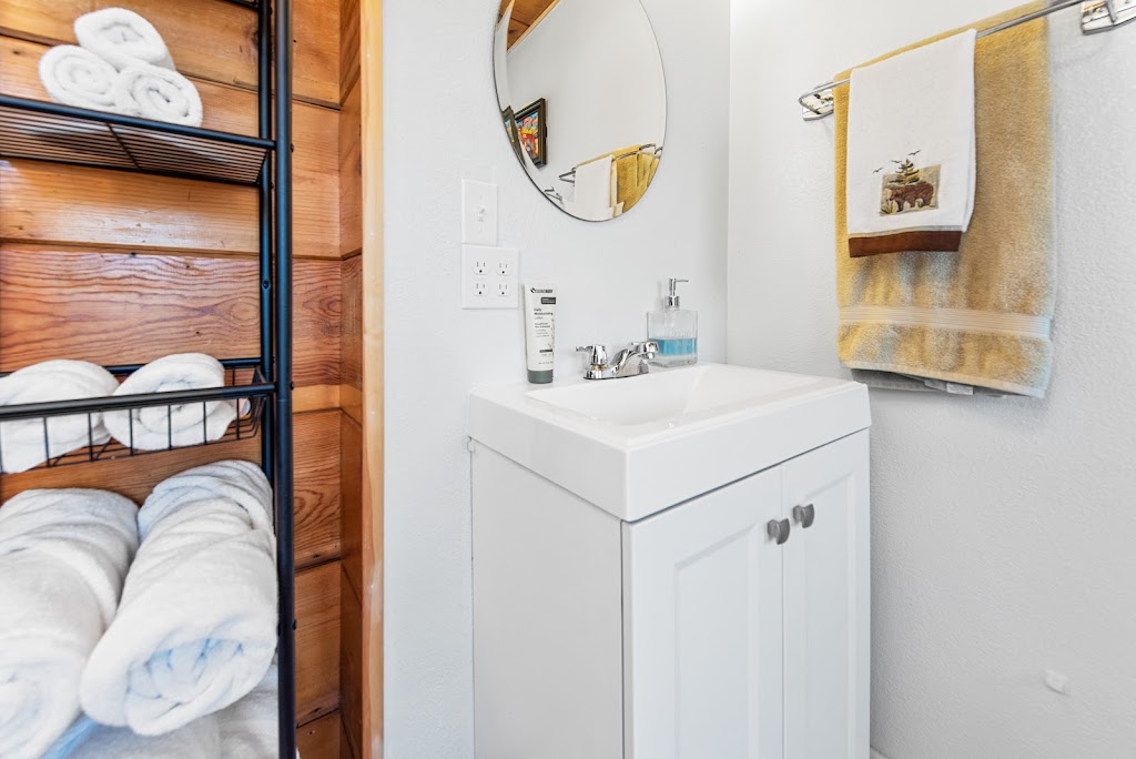 Brill Bear Cabin | 121 E Starr Dr, Big Bear, CA 92314, USA | Phone: (310) 488-3695