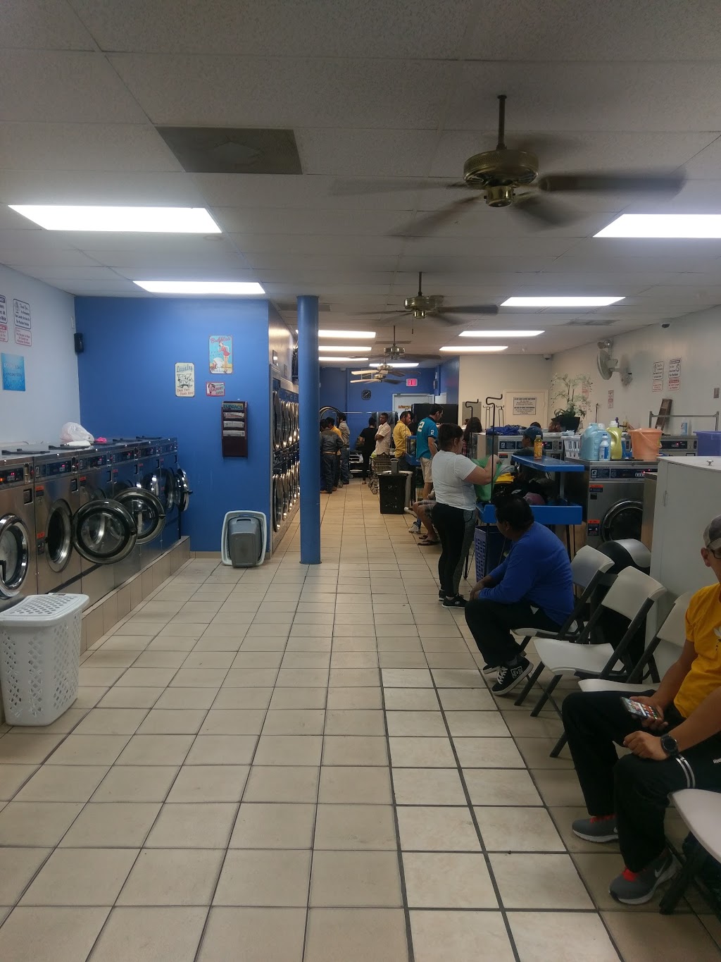 Busy Bees Coin Laundromat | 12390 Quail Roost Dr, Miami, FL 33177, USA | Phone: (305) 232-0020