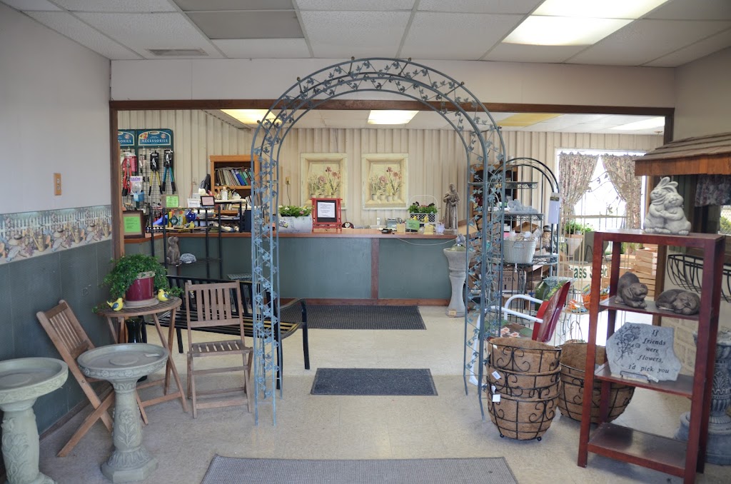 Kahls Greenhouse | 520 W Main St, Carlinville, IL 62626, USA | Phone: (217) 854-8912