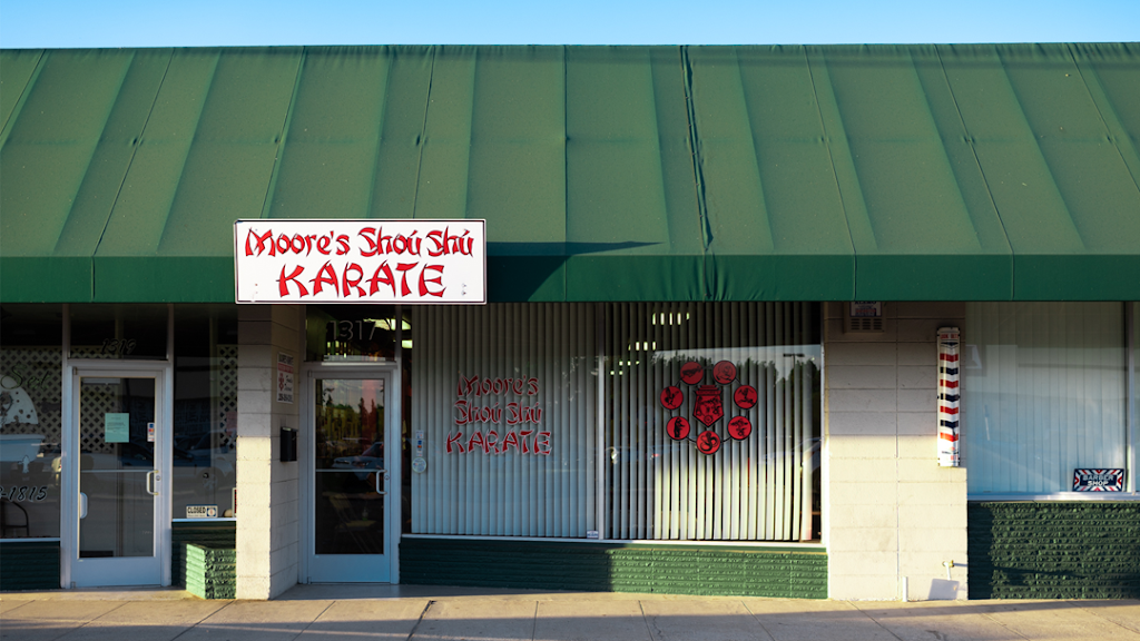 Moores Karate | 1317 W Lockeford St, Lodi, CA 95242, USA | Phone: (209) 369-8395