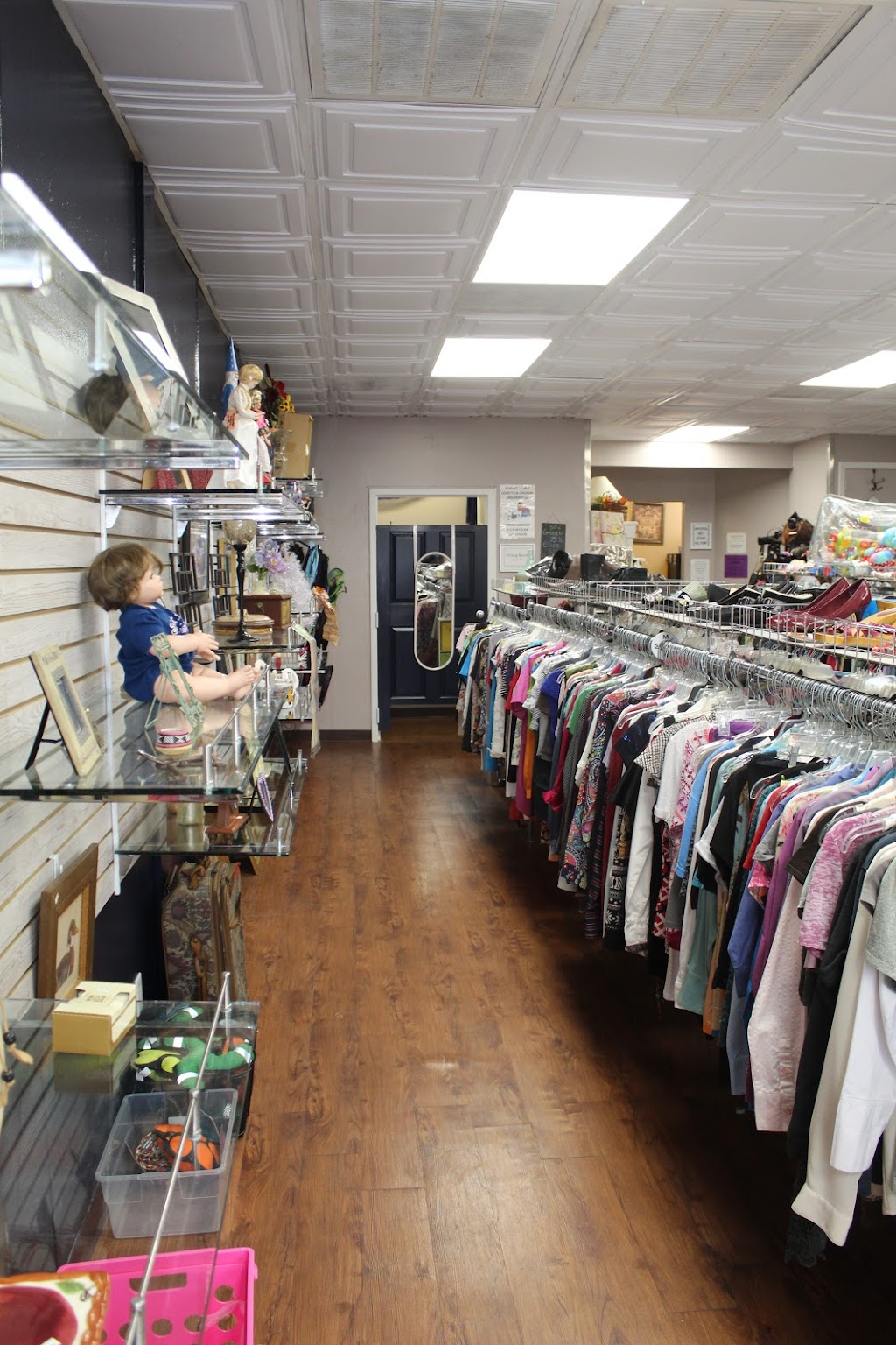 The Thrifty Lark | 1204 Ferris Ave suite b, Waxahachie, TX 75165, USA | Phone: (972) 923-0778