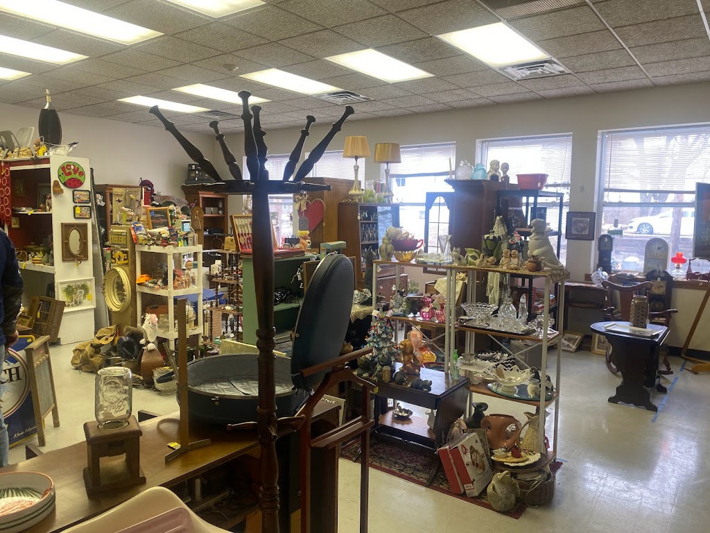 Schoolhouse Rocks Antiques LLC | 1069 Sun Valley Rd, Irwin, PA 15642, USA | Phone: (412) 742-2754