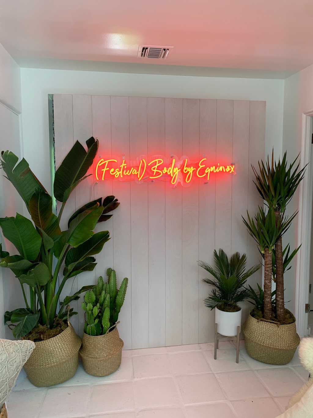 Neon Popsicle | 152 Ludlow St, New York, NY 10002, USA | Phone: (212) 390-1178