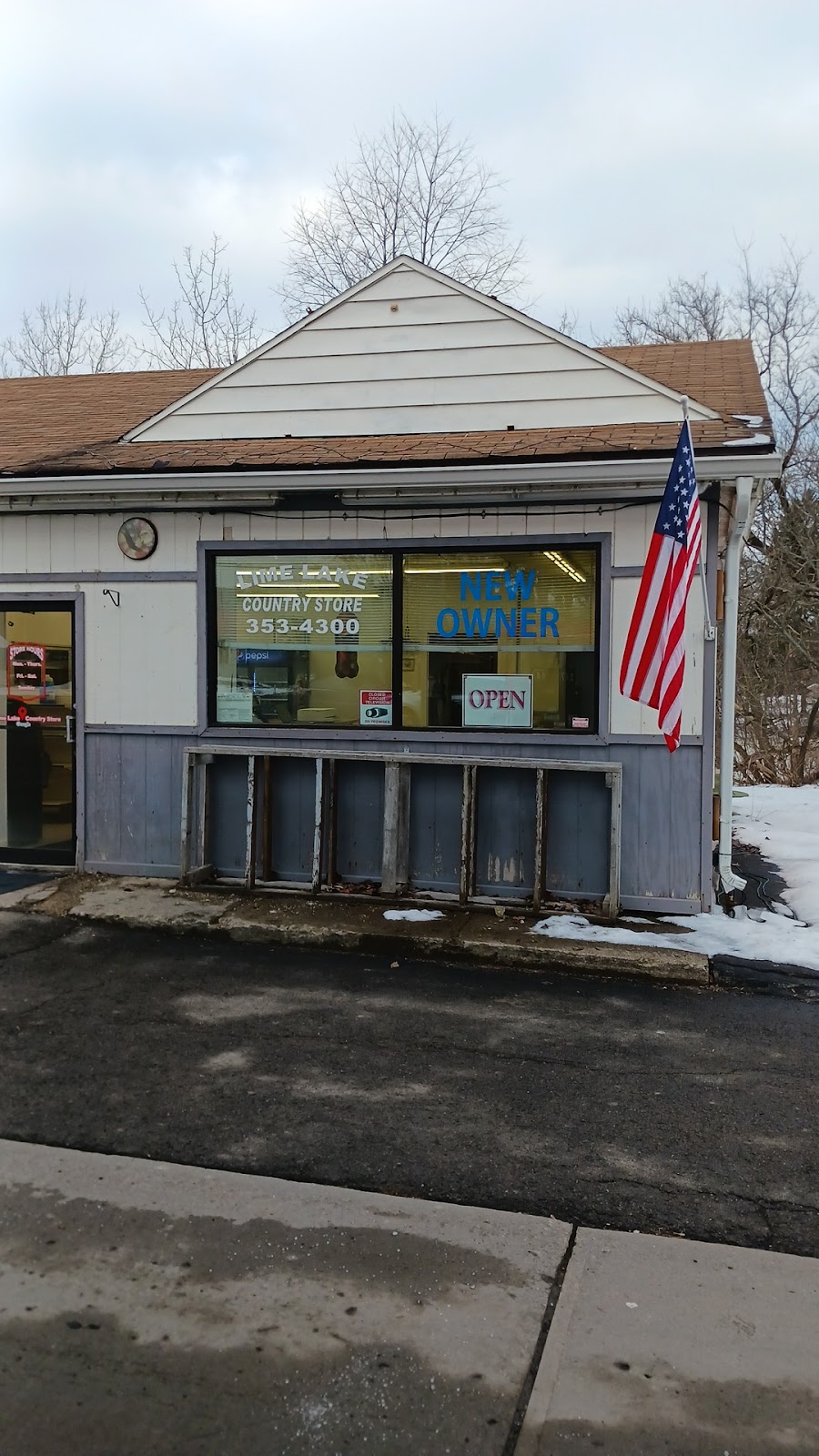 Lime Lake Country Store | 9971 NY-16, Delevan, NY 14042, USA | Phone: (716) 258-4038