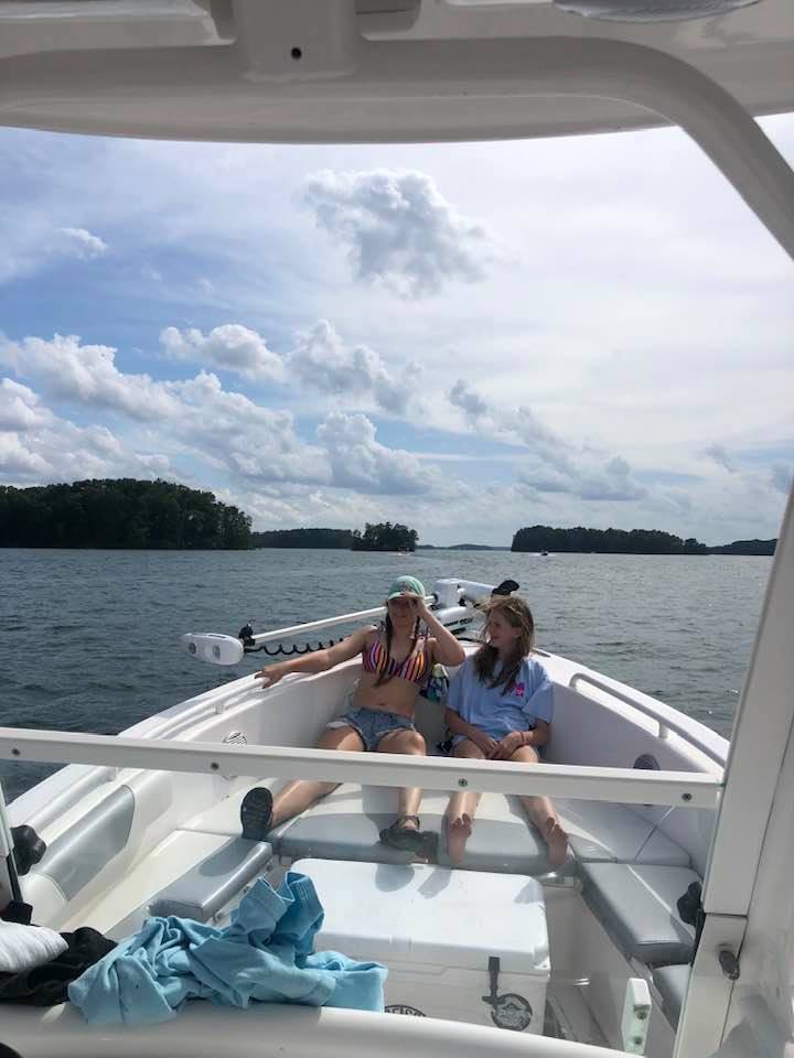 Lake Lanier Adventures | 2845 Browne Cir, Cumming, GA 30041, USA | Phone: (678) 341-0889