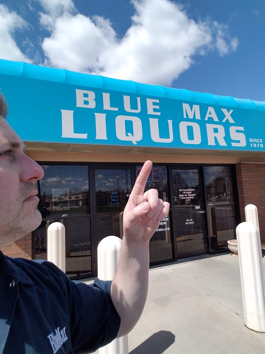 Blue Max Liquors | 14640 10th Ave S, Burnsville, MN 55337, USA | Phone: (952) 432-3350