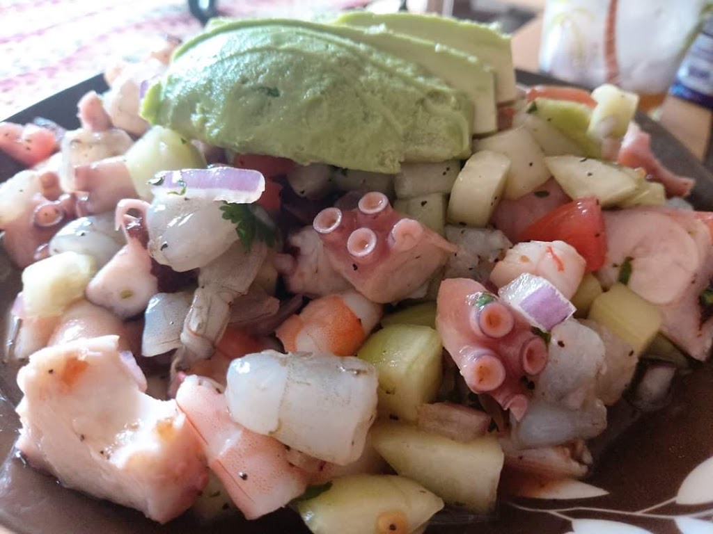 Mariscos El Remedio | Blvd. Alfredo Bonfil 3001, Amp Mazatlan, 22707 Rosarito, B.C., Mexico | Phone: 669 277 8900