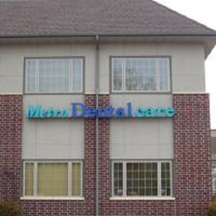 Metro Dentalcare Chaska | 1435 White Oak Dr Ste 220, Chaska, MN 55318, USA | Phone: (952) 466-2090