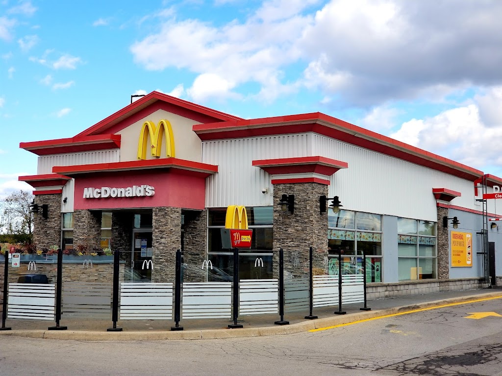 McDonalds | Photo 3 of 10 | Address: 420 Vansickle Rd, St. Catharines, ON L2R 6P9, Canada | Phone: (905) 682-5762