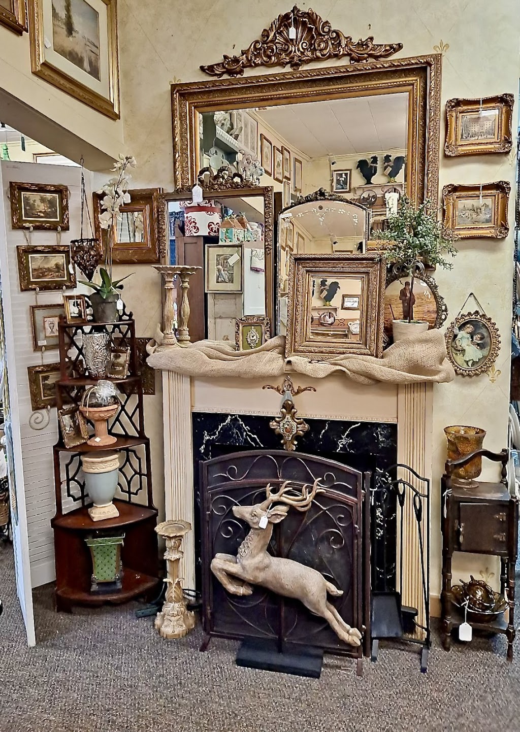 Pollyannas Antiques | 287 North Ave, Mt Clemens, MI 48043, USA | Phone: (586) 231-5474