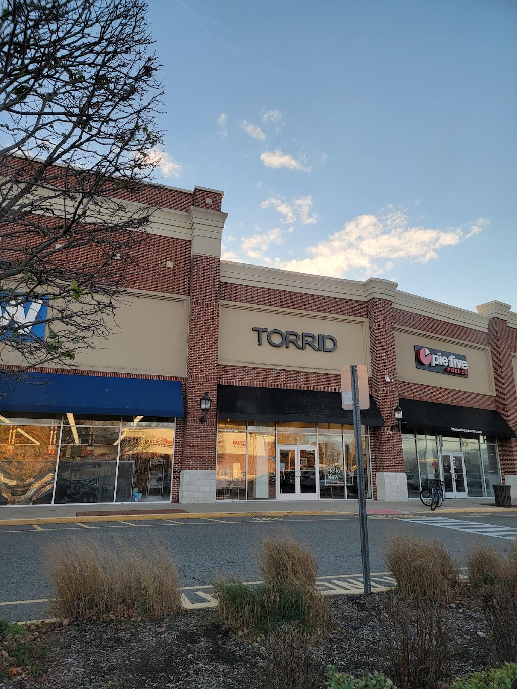 Torrid | 605 NJ-18 Spc 605, East Brunswick, NJ 08816 | Phone: (732) 238-3058