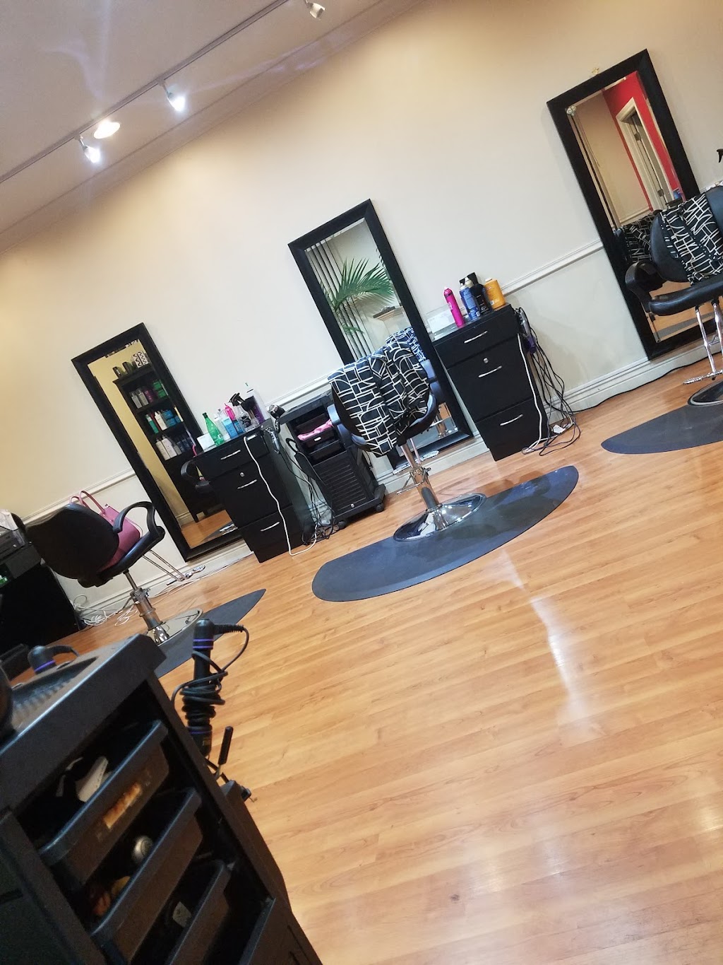 Lilys Beauty Salon | 734 E Lake Ave STE 11, Watsonville, CA 95076, USA | Phone: (831) 763-1982