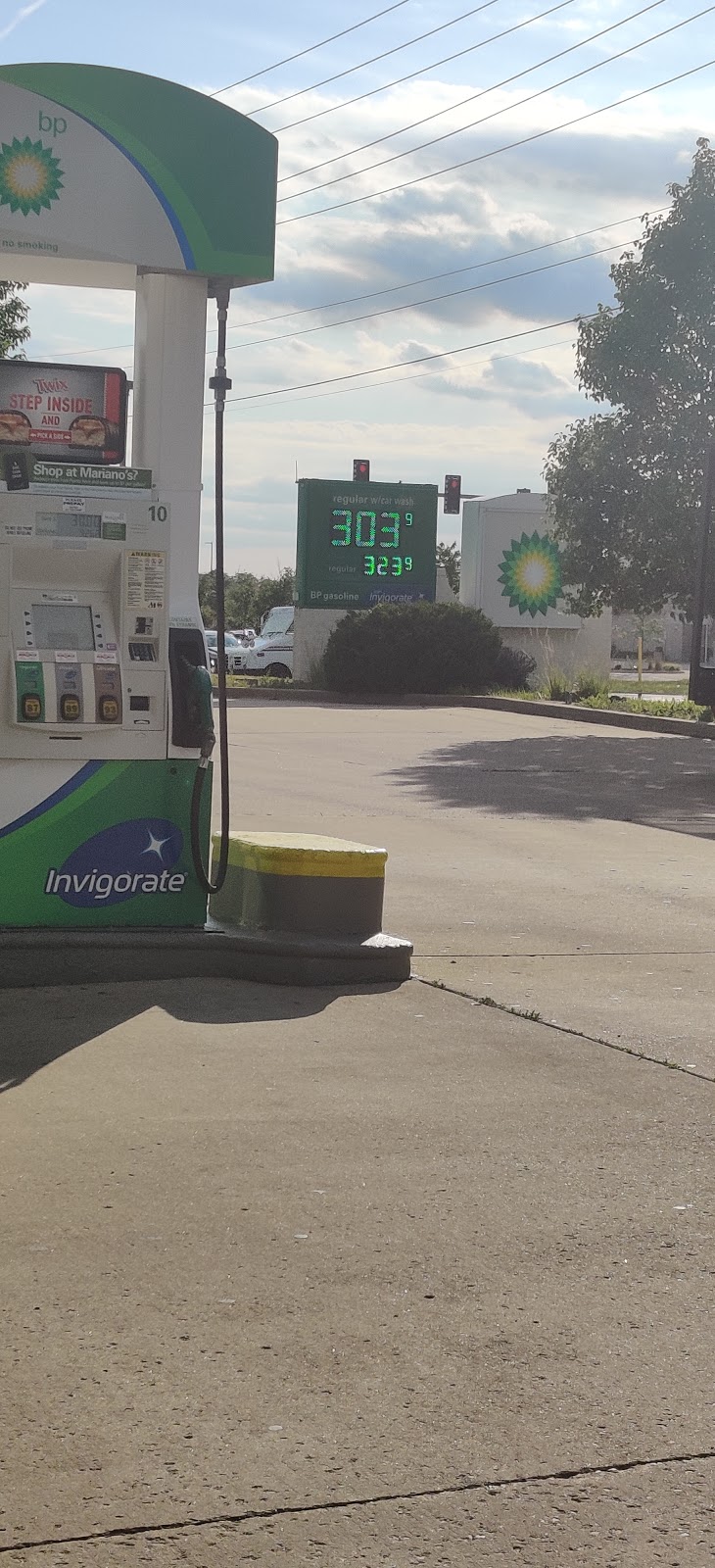 BP Gas Station + Car Wash + Convenient Store 24x7 | 1935 Boughton Rd, Woodridge, IL 60517, USA | Phone: (630) 985-1543