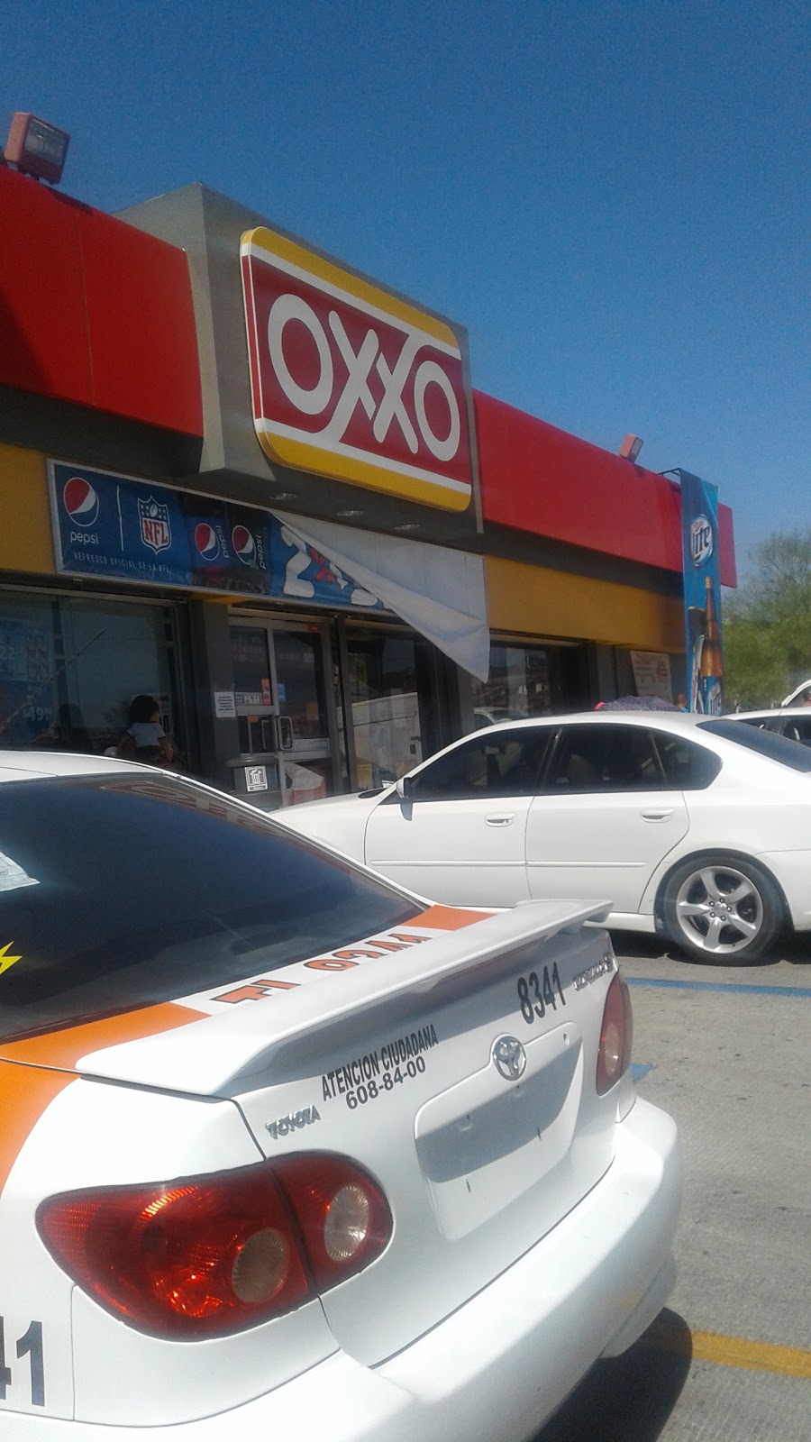 OXXO | Circuito, De los Robles 23511-0, Paseos del Vergel, El Refugio, 22253 Tijuana, B.C., Mexico | Phone: 81 8320 2020