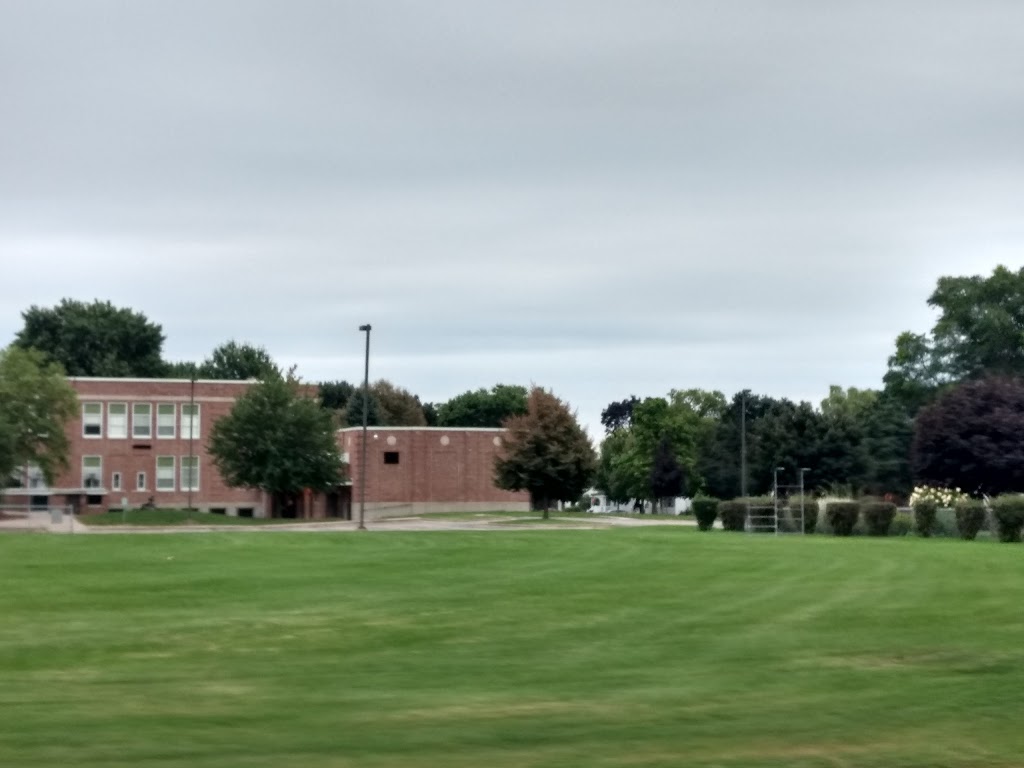 Washington Elementary School | 811 N Pine St, Janesville, WI 53548, USA | Phone: (608) 743-7200