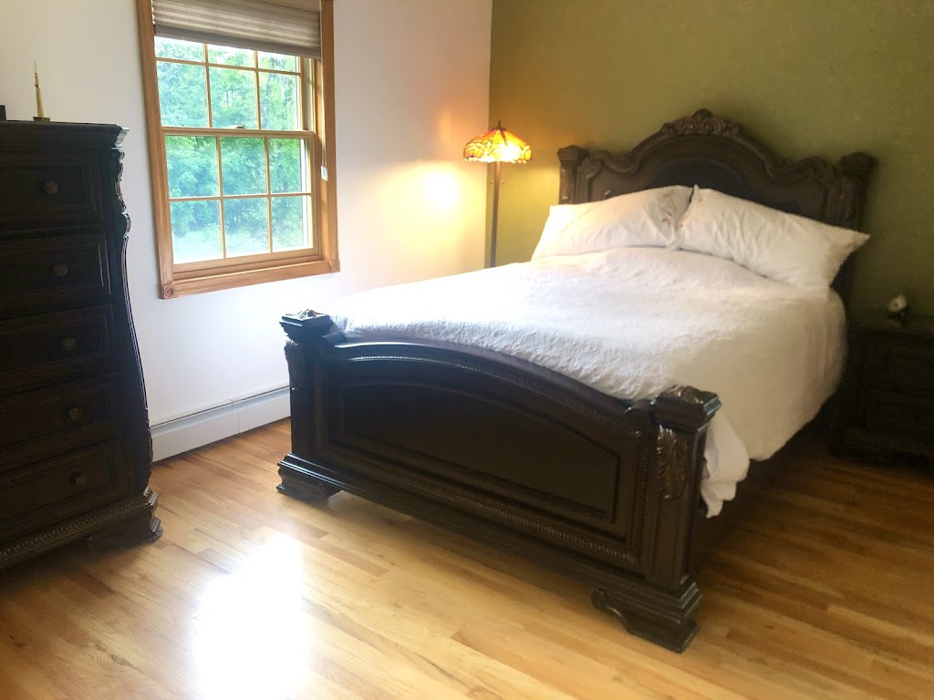 Privet room with breakfast in Greenwood Lake, NY | 141 Old Tuxedo Rd, Monroe, NY 10950, USA | Phone: (914) 299-1427