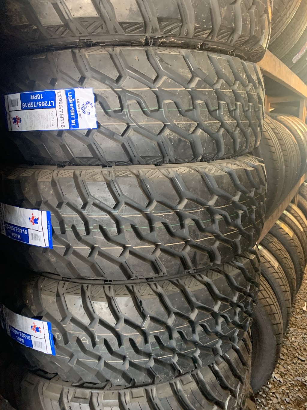 Bayou blue tires shop | 2002 Bayou Blue Rd, Houma, LA 70364, USA | Phone: (985) 746-5019