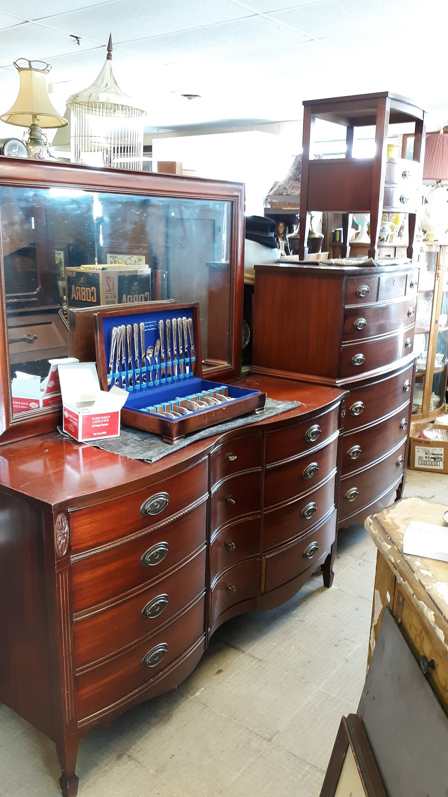 Thrift N Antique Shop | 200 Eastchester Dr, High Point, NC 27262, USA | Phone: (336) 434-3333