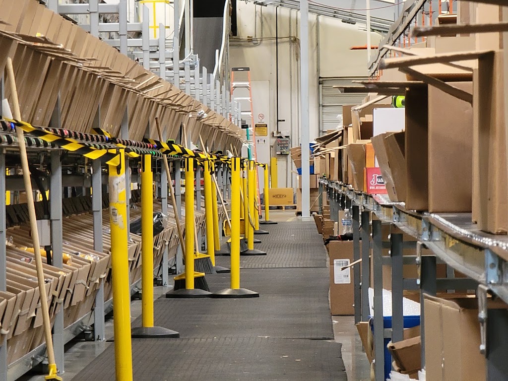 Boot Barn Distribution | 11251 Beech Ave #200, Fontana, CA 92337, USA | Phone: (909) 371-1350