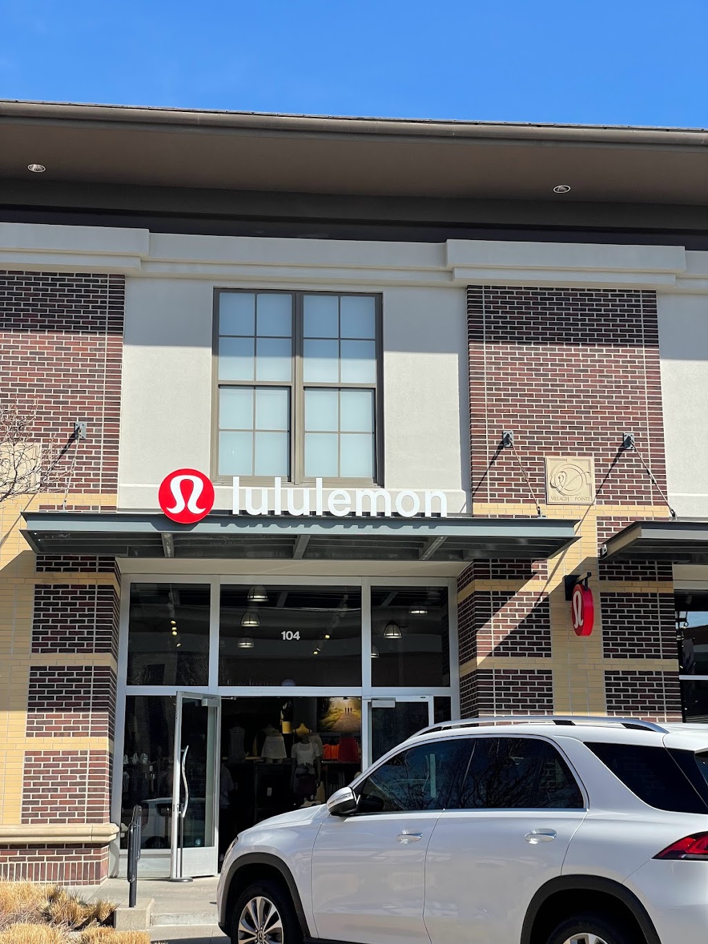 Lululemon Athletica | 17250 Davenport St #104, Omaha, NE 68118, USA | Phone: (402) 256-7689