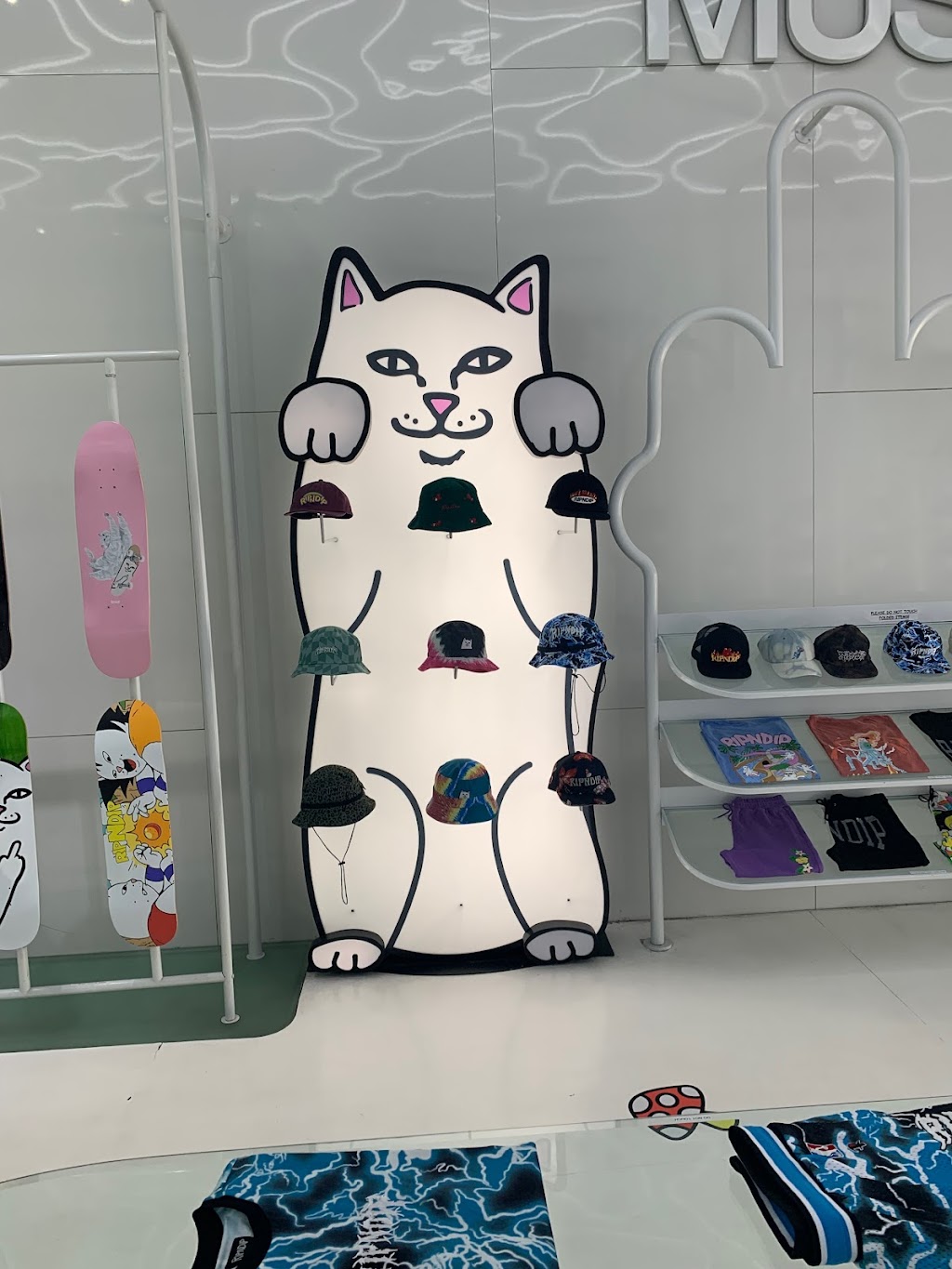 RIPNDIP | 441 N Fairfax Ave, Los Angeles, CA 90036, USA | Phone: (323) 424-4504