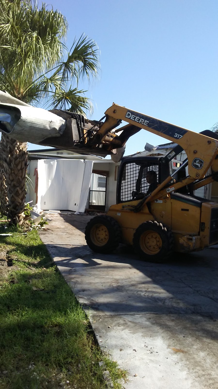 Lloyds Mobile Home Park | 1419 26th Ave W, Bradenton, FL 34205, USA | Phone: (941) 714-0107