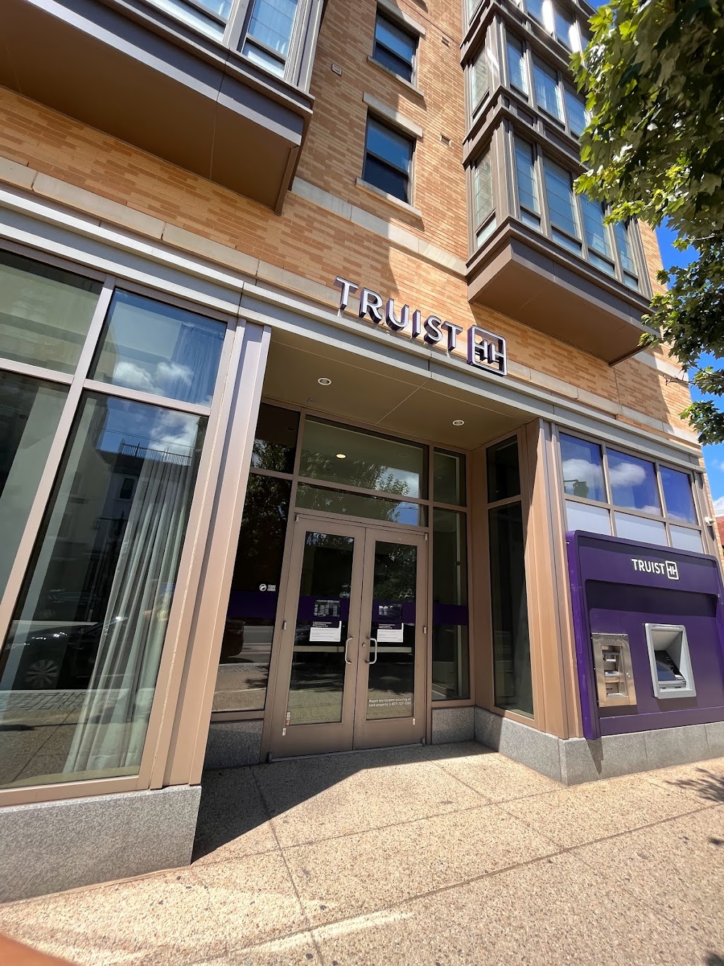 Truist | 360 H St NE, Washington, DC 20002, USA | Phone: (202) 969-3050