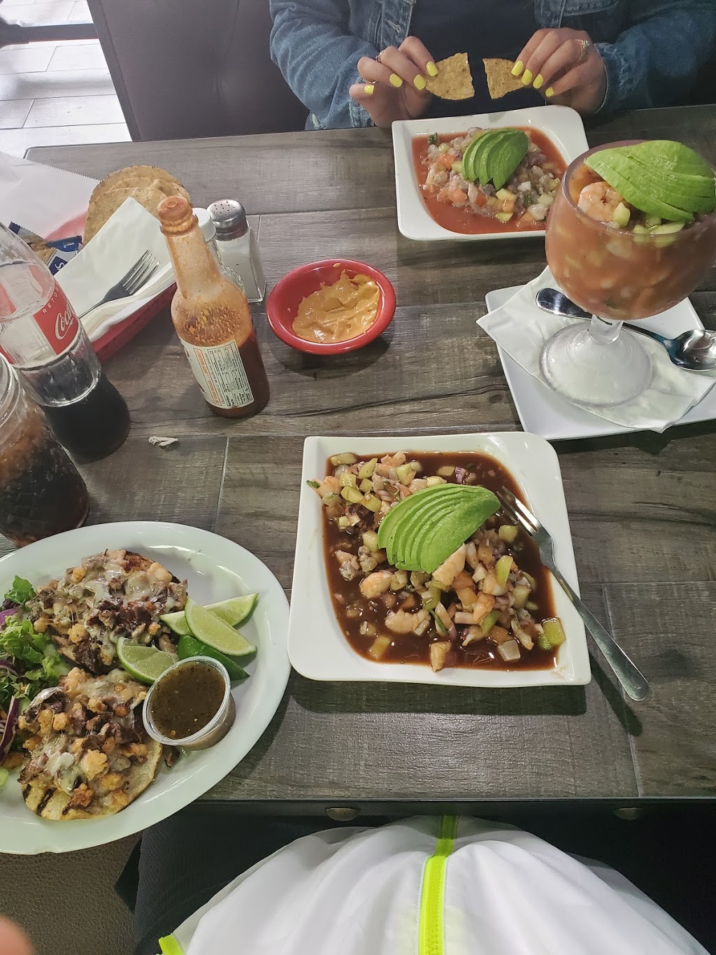 Emporio Sushi & Mariscos | 11949 Paramount Blvd, Downey, CA 90242 | Phone: (562) 659-7870