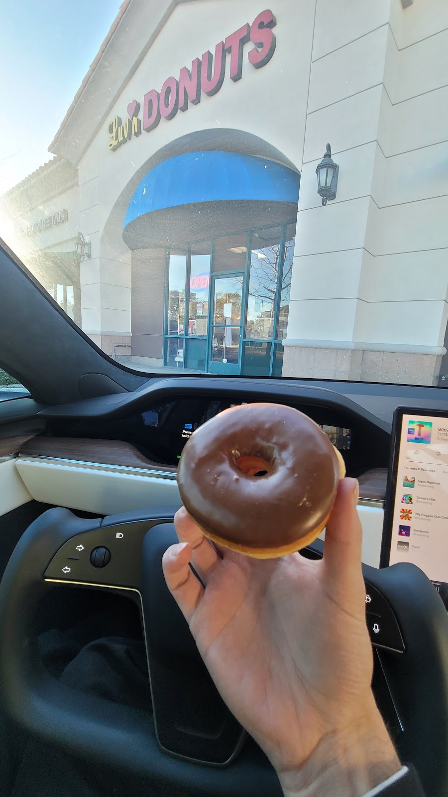 Luvn Donuts | 27051 McBean Pkwy #103, Valencia, CA 91355, USA | Phone: (661) 888-1195