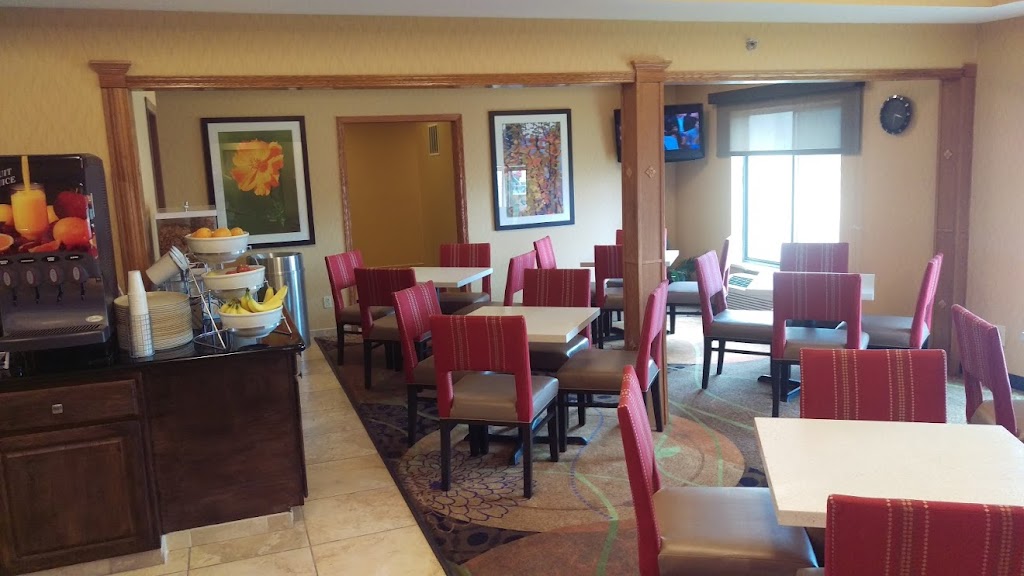 Comfort Inn Huntington Near University | 2205 N Jefferson St, Huntington, IN 46750, USA | Phone: (260) 356-3434