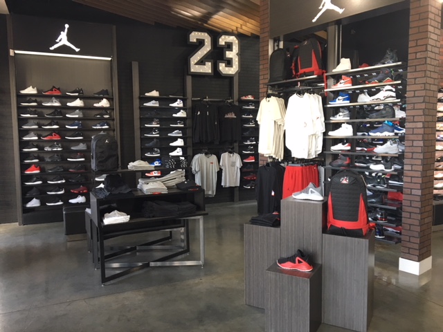 Shoe Palace | 3320 W Century Blvd, Inglewood, CA 90303, USA | Phone: (310) 673-8888