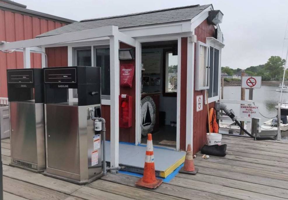 Manchester Marine Fuel Dock | 17 Ashland Avenue Rear Dock, Manchester-by-the-Sea, MA 01944, USA | Phone: (978) 526-5141