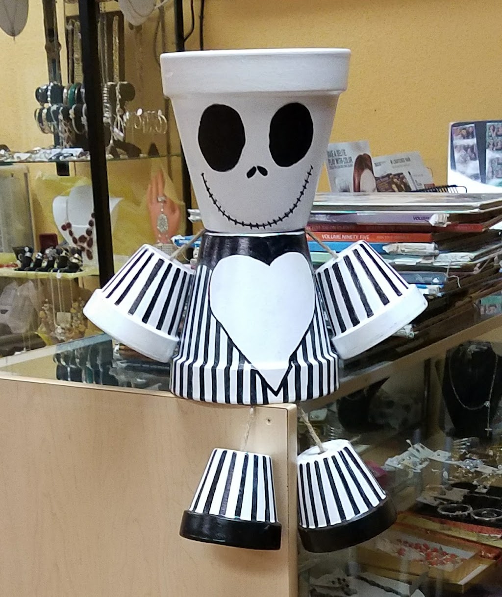 Crazy Scissors | 945 E La Habra Blvd, La Habra, CA 90631, USA | Phone: (562) 694-5544