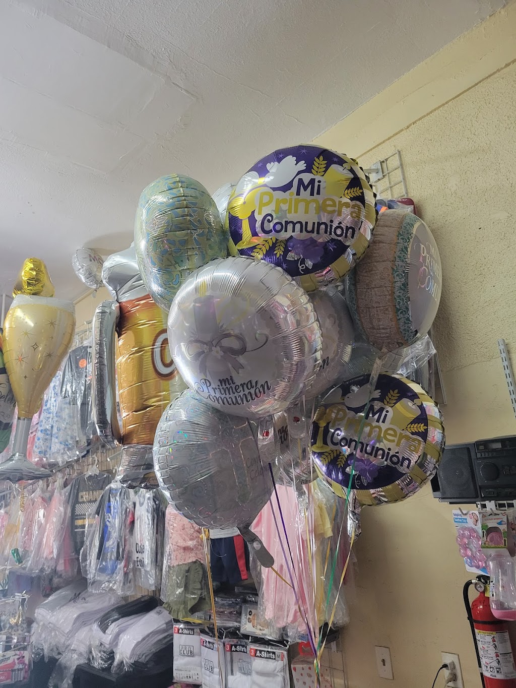 Lupitas Gift And Party Supplies | 4126 S Hoover St, Los Angeles, CA 90037, USA | Phone: (323) 861-0223