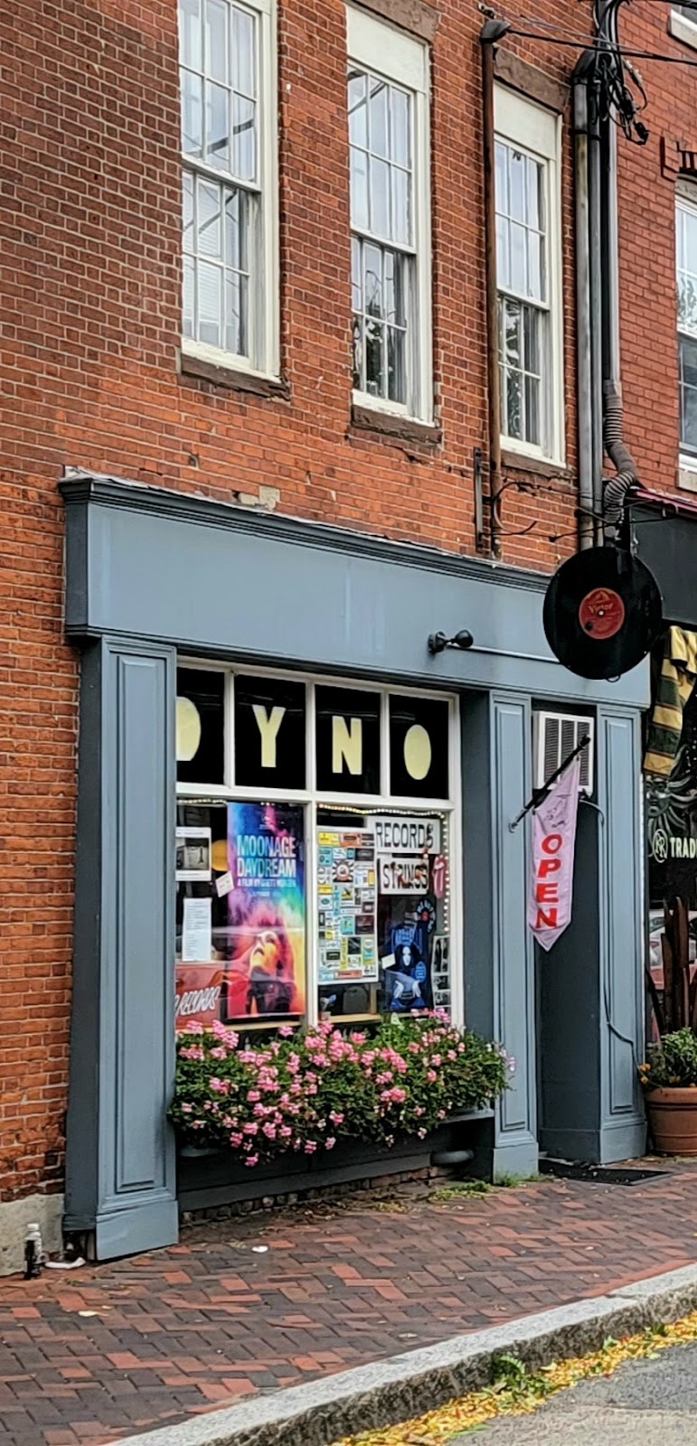 Dyno Records | 1 Middle St, Newburyport, MA 01950, USA | Phone: (978) 462-9630
