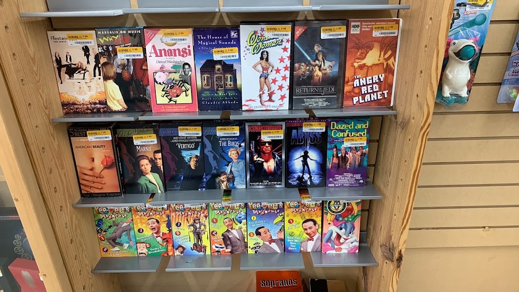 Half Price Books | 1205 Johnson Ferry Rd, Marietta, GA 30068, USA | Phone: (770) 565-3337