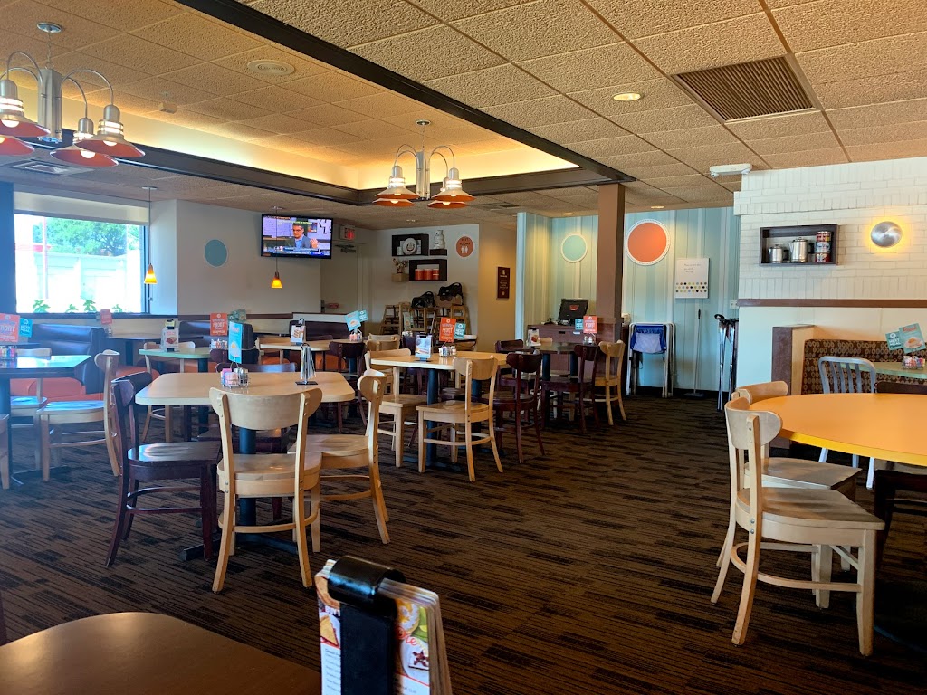 Village Inn | 2745 S Harvard Ave, Tulsa, OK 74114, USA | Phone: (918) 742-3515