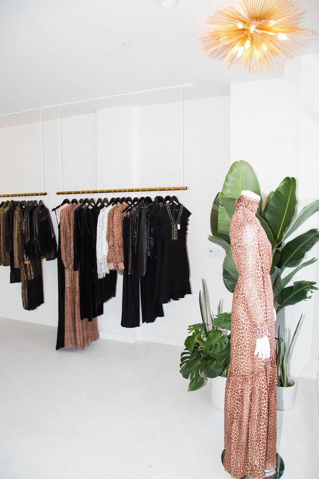 Rachel Zoe | 1028 N Swarthmore Ave, Pacific Palisades, CA 90272 | Phone: (424) 225-2962