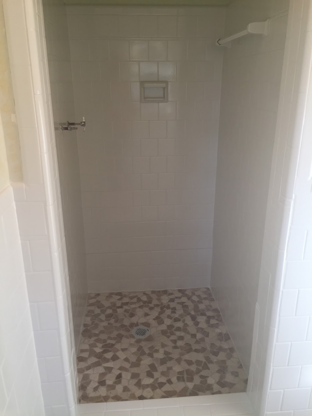 R Js Tub & Tile Refinishing, LLC | 5856 Buck Hunt Lane, New Kent, VA 23124, USA | Phone: (804) 869-2603