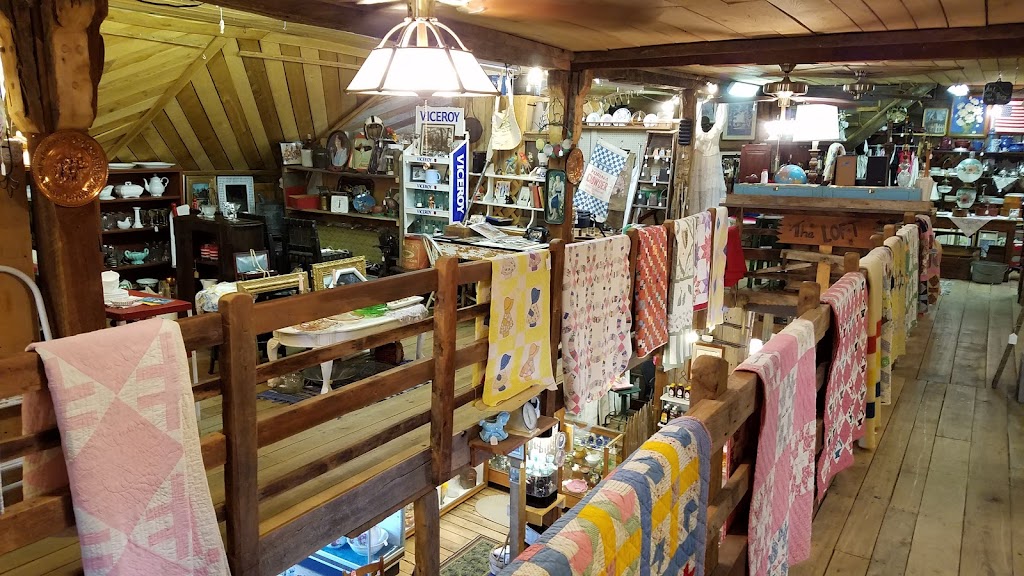 Red Barn Antique Mall | 215 IN-62, Corydon, IN 47112, USA | Phone: (812) 738-6000