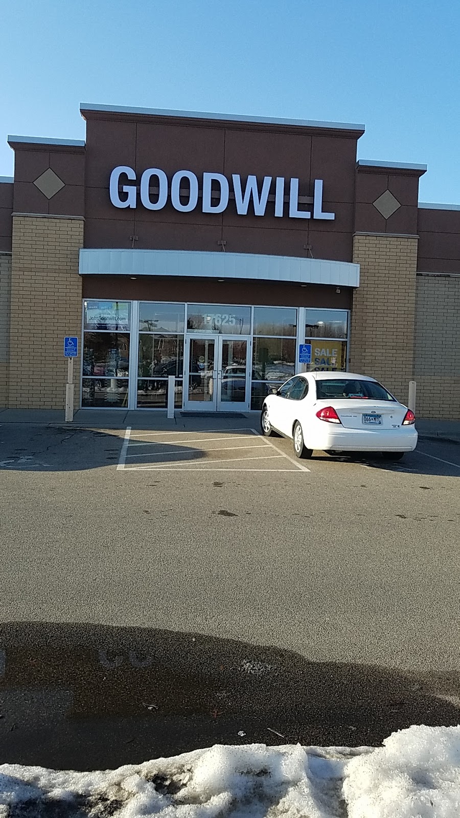 Goodwill - Lakeville | 17625 Kenrick Ave, Lakeville, MN 55044, USA | Phone: (952) 435-7050