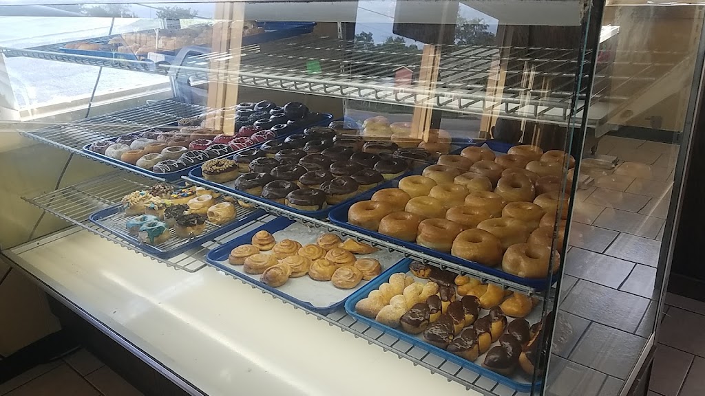 Paradise Donuts Claremore | 811 E Will Rogers Blvd #8433, Claremore, OK 74017, USA | Phone: (918) 965-1919